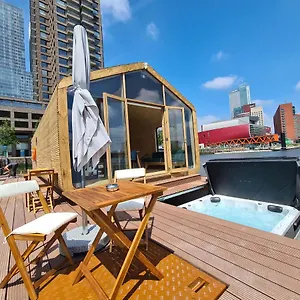 Wikkelboat Nr5 At Floating Rijnhaven Vakantiehuis