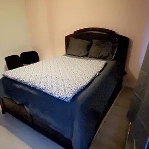 Accommodatie bij particulieren Private Double Bed Only With Balcony In
